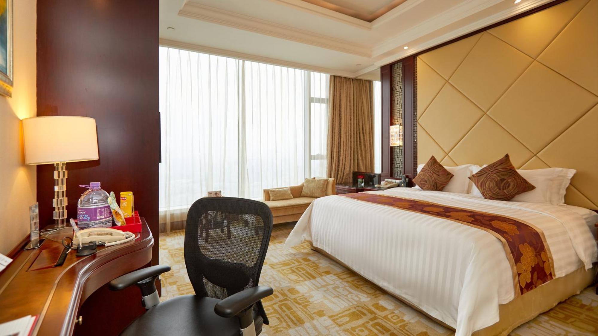 Soluxe Hotel Guangzhou - Registration Service And Free Shuttle Bus To Canton Fair Complex Kültér fotó